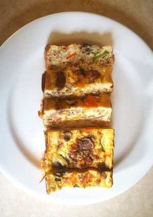 Una foto de Molde de huevo con vegetales
