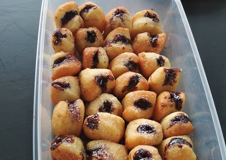 Fluffy Mini Doughnut with Chocolate Filling