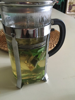 Una foto de Te de jengibre-yerba mate cocido-cúrcuma-limoncillo