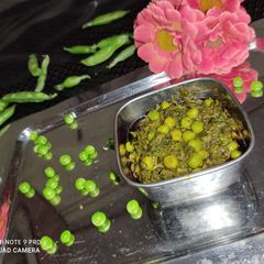 A picture of Methi mutter malai.