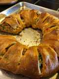 Veggie croissant ring