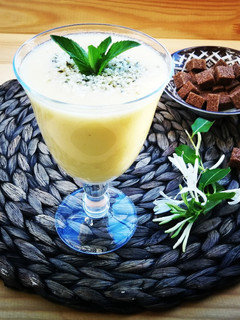 Una foto de Batido de fruta fresca delicioso