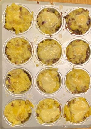 Una foto de Cupcakes dulzones de carne, papa y queso