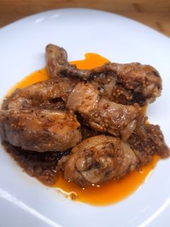 Una foto de Pollo con mostaza a la cerveza