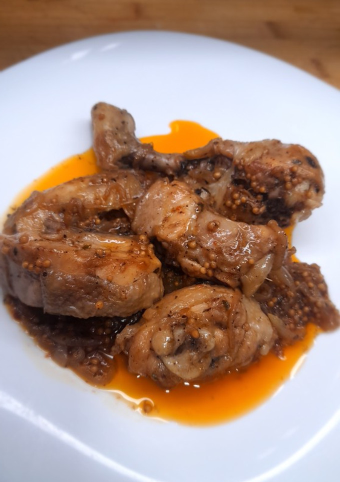 Una foto de Pollo con mostaza a la cerveza
