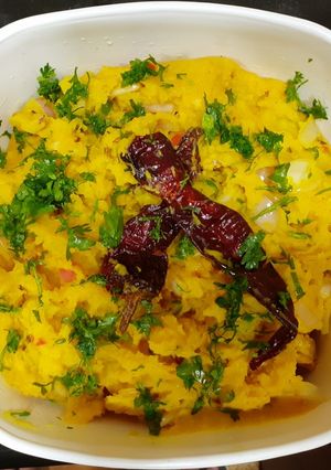 A picture of Aloo Bharta.