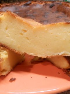 Una foto de Tarta de requeixo.(requeson o queso fresco)
