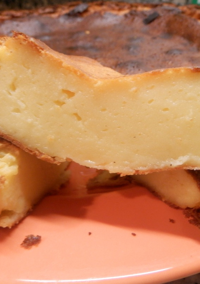 Una foto de Tarta de requeixo.(requeson o queso fresco)