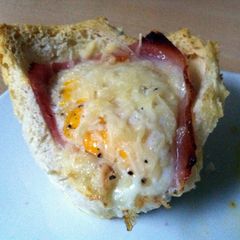 A picture of Croque Madame Muffin.