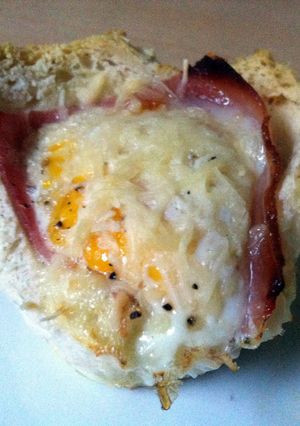 A picture of Croque Madame Muffin.