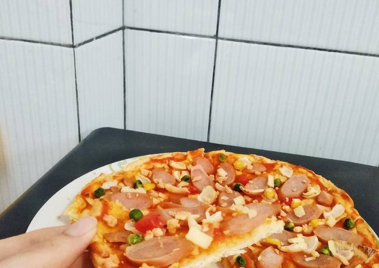 Resep Pizza ekonomis tanpa ulen yang Enak Banget