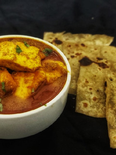 தாபா ஸ்டைல் பனீர் மசாலா கறி(dhaba style paneer masala curry recipe in tamil) செய்முறை முக்கிய புகைப்படம்