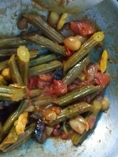 முருங்கைக்காய் பொரியல் (murungai kaai poriyal recipe in Tamil) செய்முறை முக்கிய புகைப்படம்