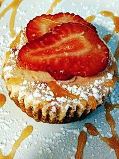 A picture of Strawberry Cheese Cake Cupcakes.