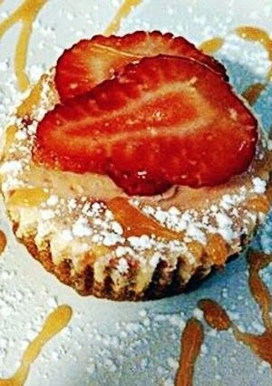 A picture of Strawberry Cheese Cake Cupcakes.
