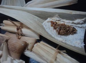 Una foto de Tamales navideños envueltos de lo que hay, estilo campirano