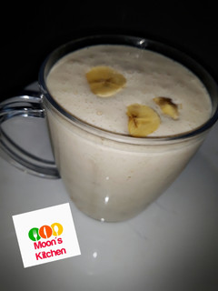 A picture of Banana and coconut smoothie.