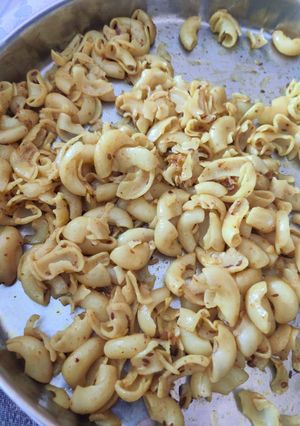 A picture of Masala Macroni.