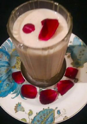 Fresh rose flowers milk shake રેસીપી મુખ્ય ફોટો