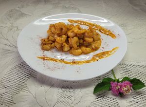 Una foto de Camarones al ajillo