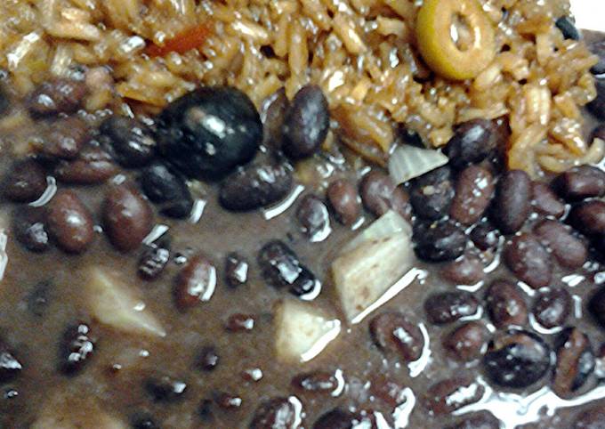 Olive rice and malta with black beans