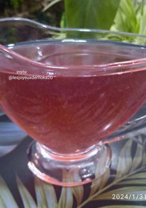 Une photo de Sirop des queues de fraise 🍓