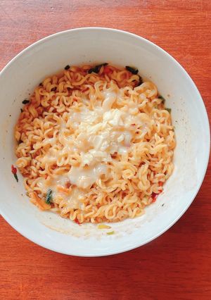 A picture of Microwave Mild Brothless Shin Ramyun.