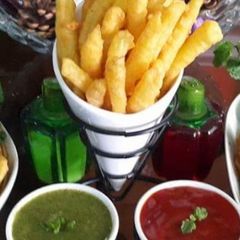 A picture of Aalo k pakode🍟.