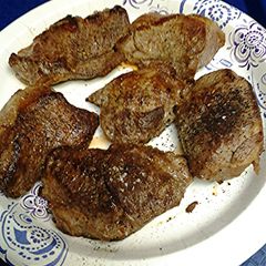 A picture of Lamb steaks.