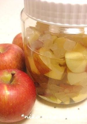 A picture of My Family's Healthy Apple Vinegar Drink.