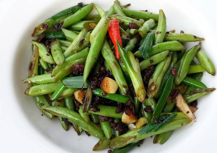 Green Bean With Chinese Smoked Sausage