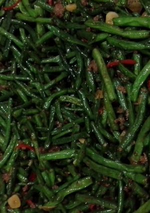 A picture of longbeans szechuan style.
