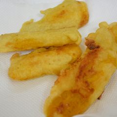 A picture of Banana Fritters.