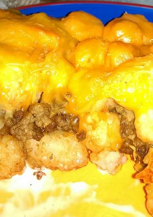 A picture of Cheesy tater tot casserole.