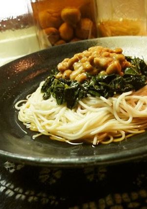A picture of Mulukhiya & Natto Somen to Beat the Summer Heat.