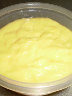 A picture of Orange Custard Cream.