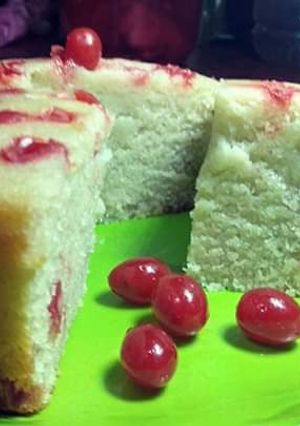 A picture of Semolina Cherry Cake.