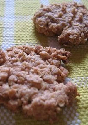 A picture of Oatmeal Maple Cookies.