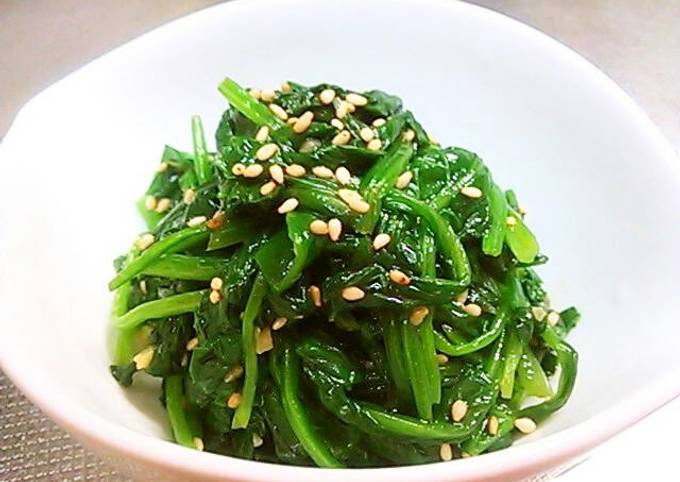 Easy Spinach Namul with Garlic-Flavoured Sesame Oil