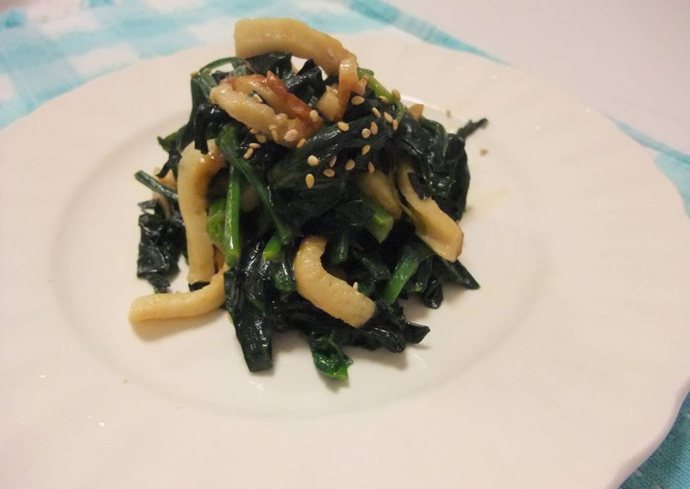 Spinach and Chikuwa with Oyster Sauce and Mayonnaise
