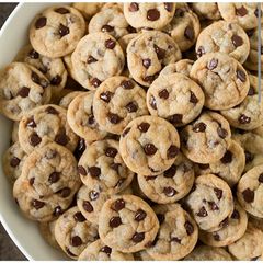 A picture of Mini Chewy Crunchy Cookies.