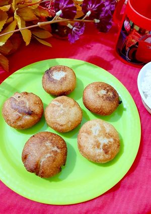 নারকেলের পুরভরা সুজির কাঁকড়া পিঠা (kakara pitha recipe in Bengali) রেসিপির প্রধান ছবি