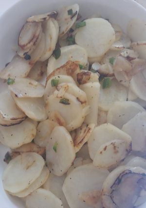 A picture of Fried Potatos with Jalapeño and Onion.