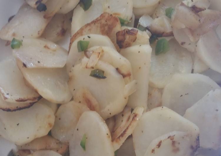 How to Prepare Speedy Fried Potatos with Jalapeño and Onion