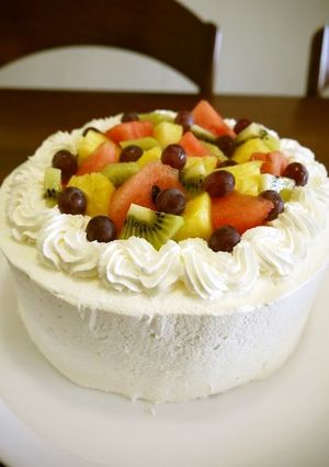A picture of Summer Fruit Decorated Cake.