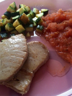 Una foto de Atún con Tomate a la Albahaca