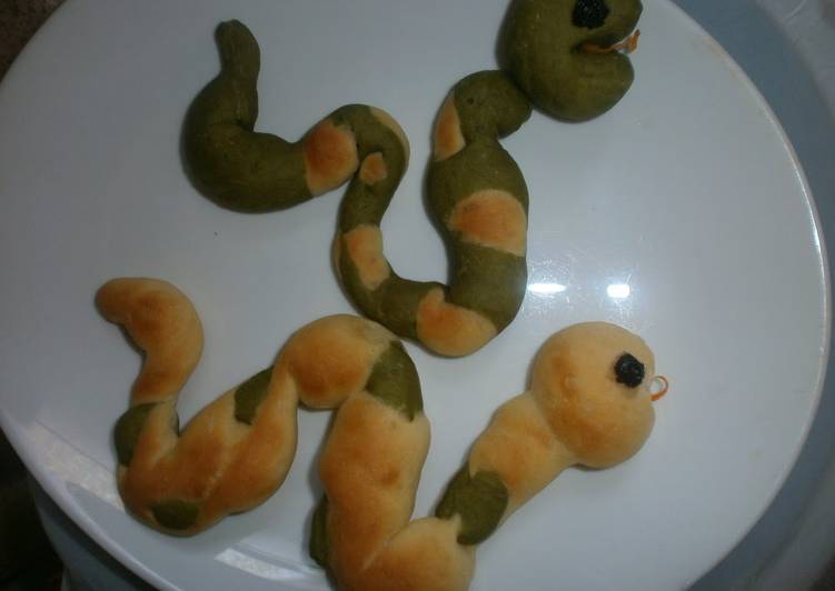 Recipe of Award-winning &#34;Snake&#34; Bread