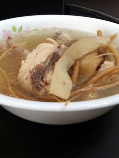A picture of Lg chicken soup with 2 herbs.