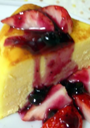 A picture of Healthy Tofu Cheesecake Made in a Rice Cooker.
