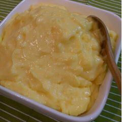 A picture of Custard Cream in the Microwave.